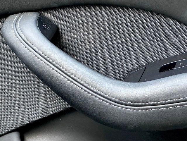 Used 2022 Tesla Model S image 17