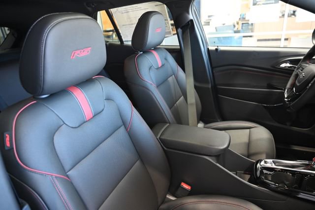 New 2026 Chevrolet Trax RS w/ Sunroof Package FWD image 8