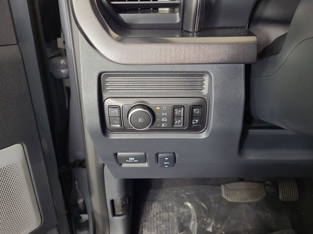 New 2026 Ford F250 Platinum w/ Tremor Off-Road Package image 16