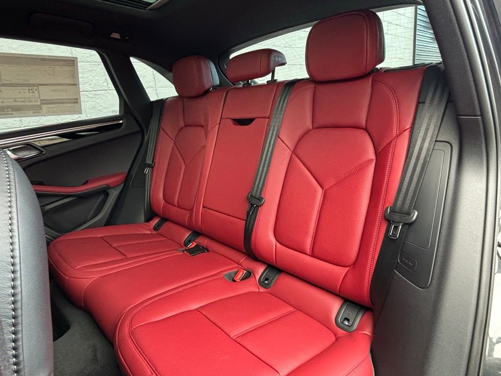 New 2026 Porsche Macan image 7