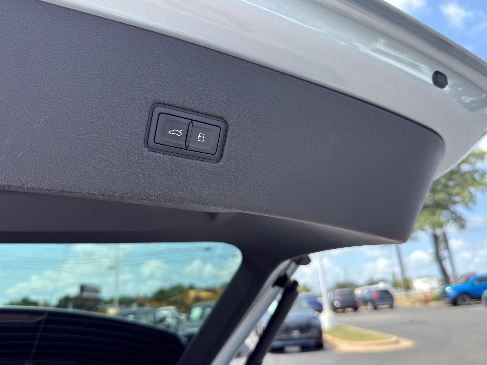 New 2026 Audi SQ8 Prestige AWD/4WD image 9