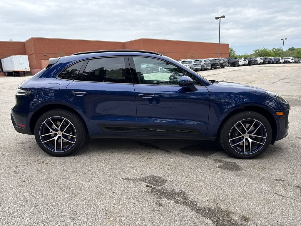 Used 2023 Porsche Macan AWD/4WD image 6