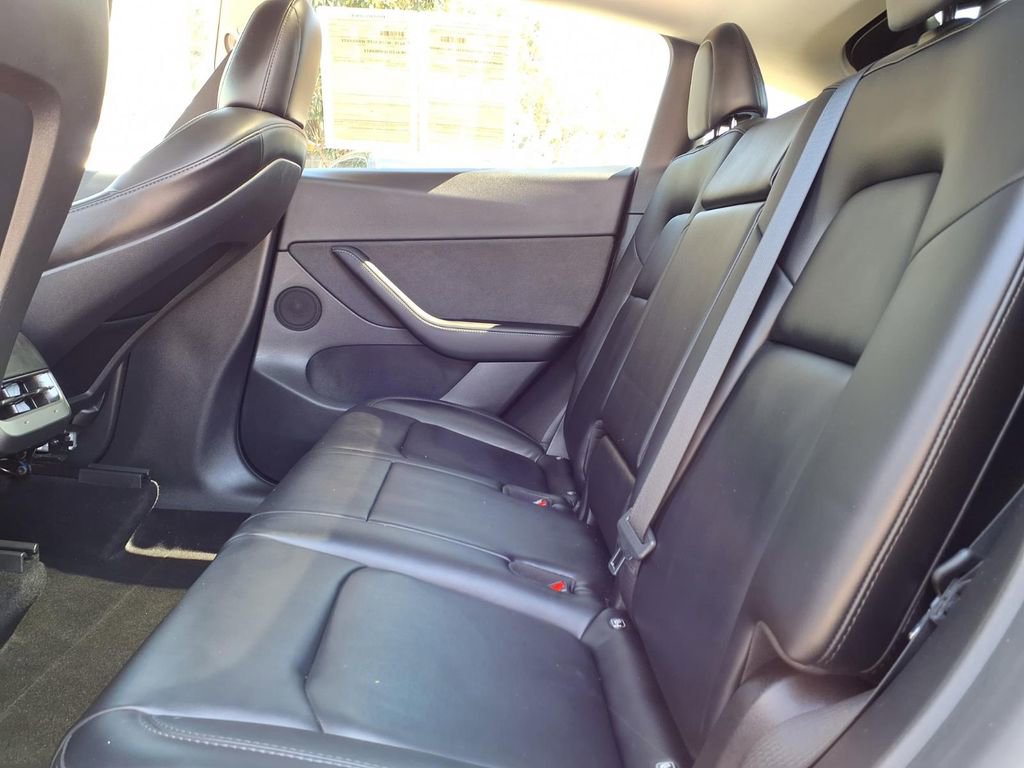 Used 2022 Tesla Model Y Performance image 11