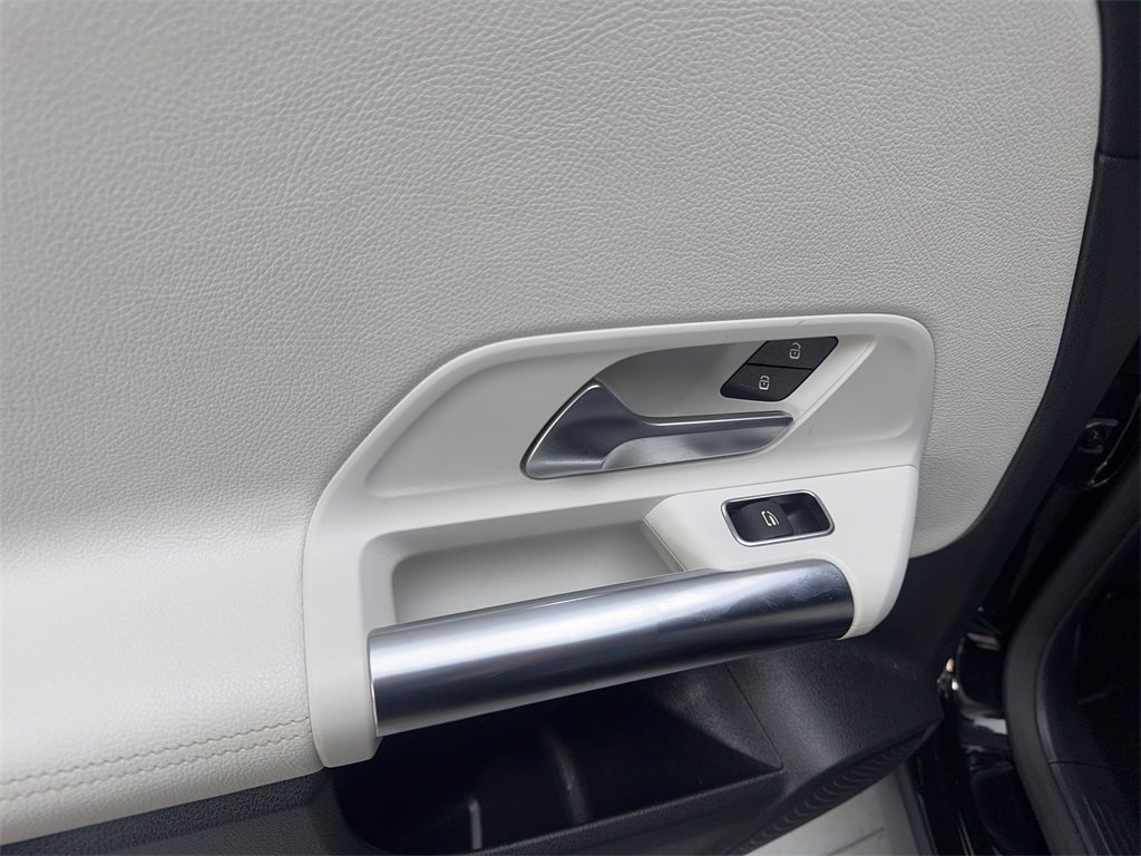 Used 2022 Mercedes-Benz GLA 35 AMG 4MATIC image 37