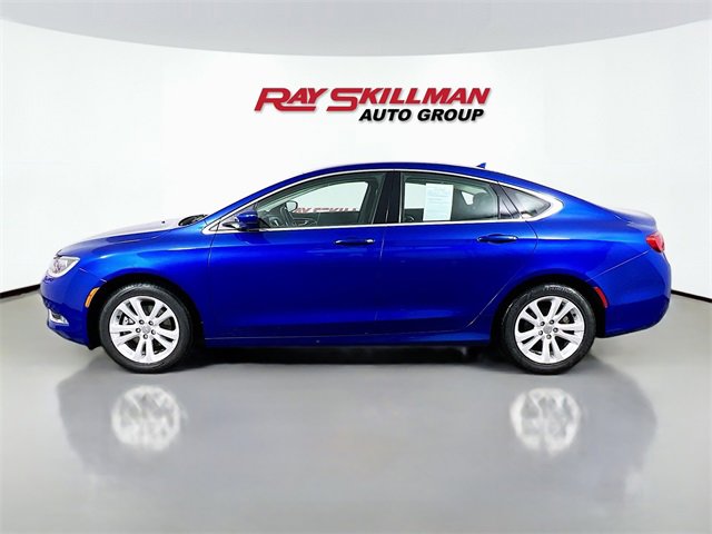 Used 2017 Chrysler 200 Limited Platinum image 4