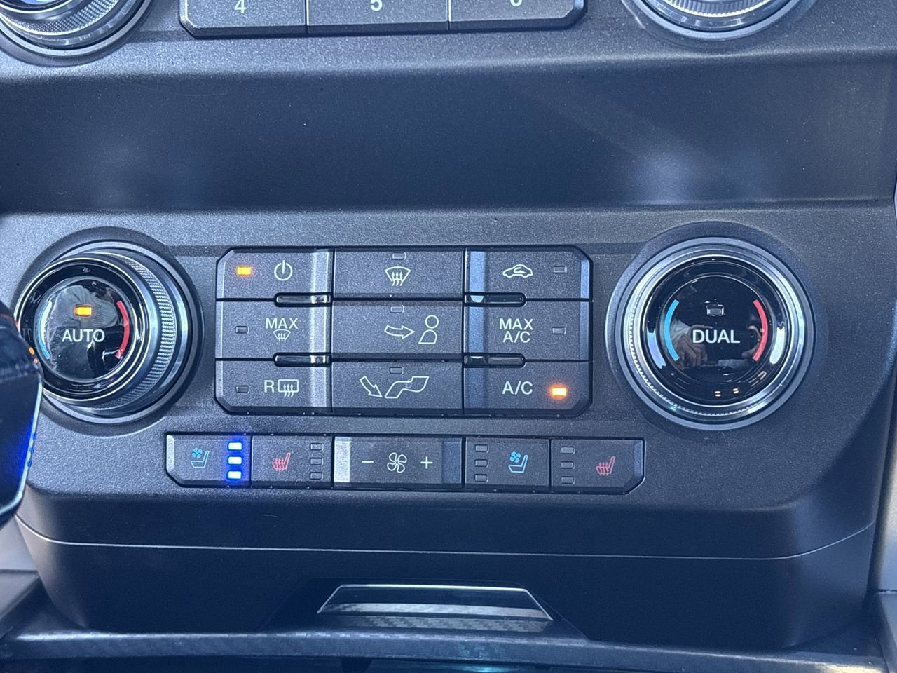 Used 2019 Ford F150 Lariat w/ Equipment Group 502A Luxury image 23