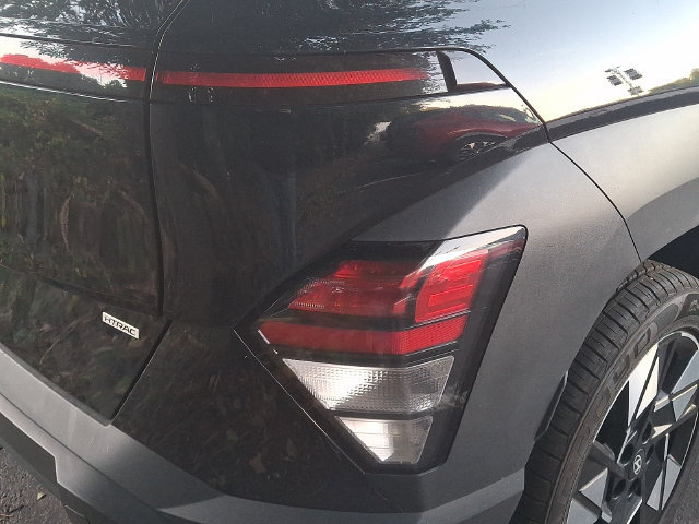 Used 2025 Hyundai Kona SEL AWD/4WD image 8