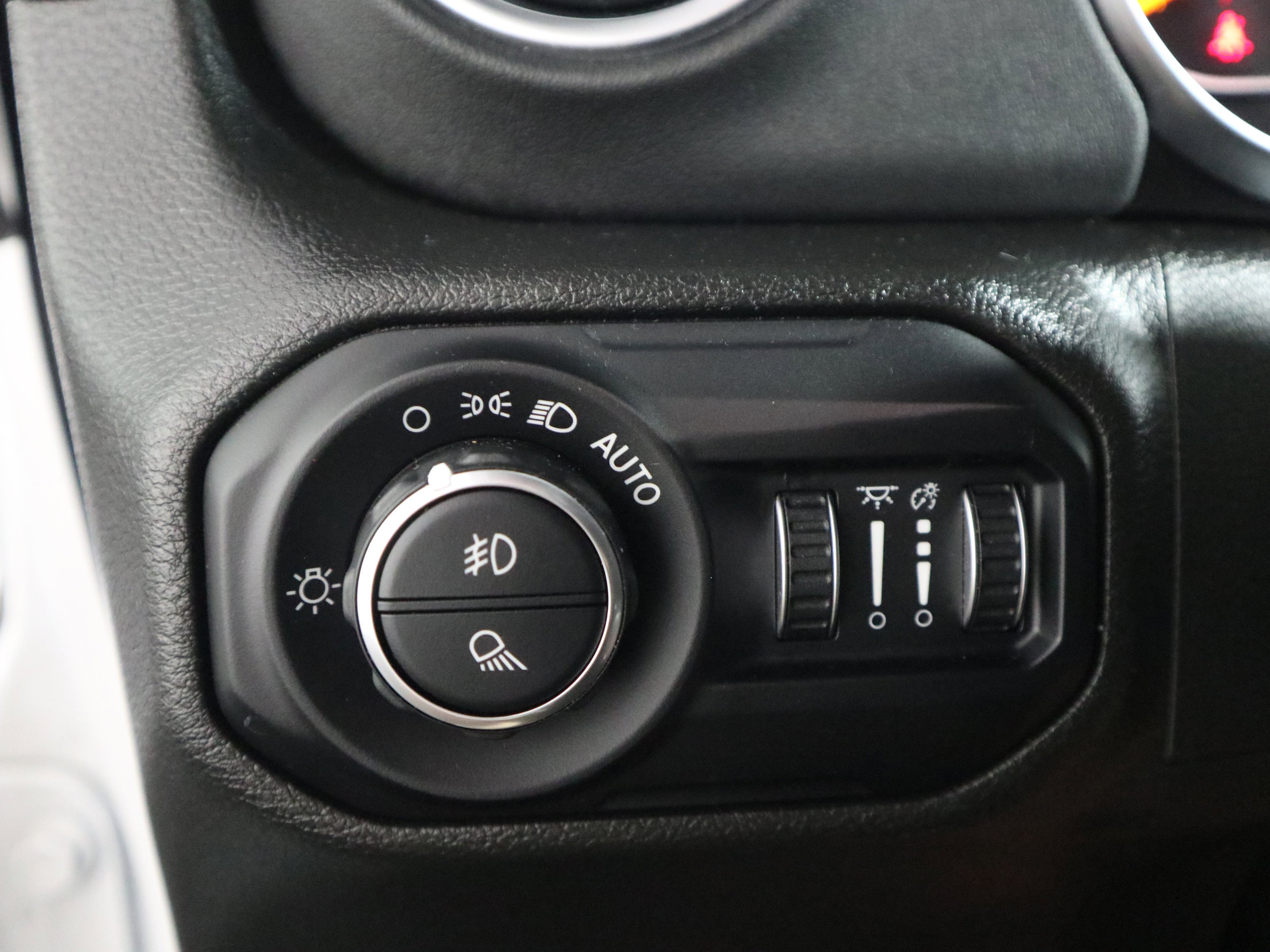 Used 2022 Jeep Gladiator Overland w/ Popular Equipment Package image 26