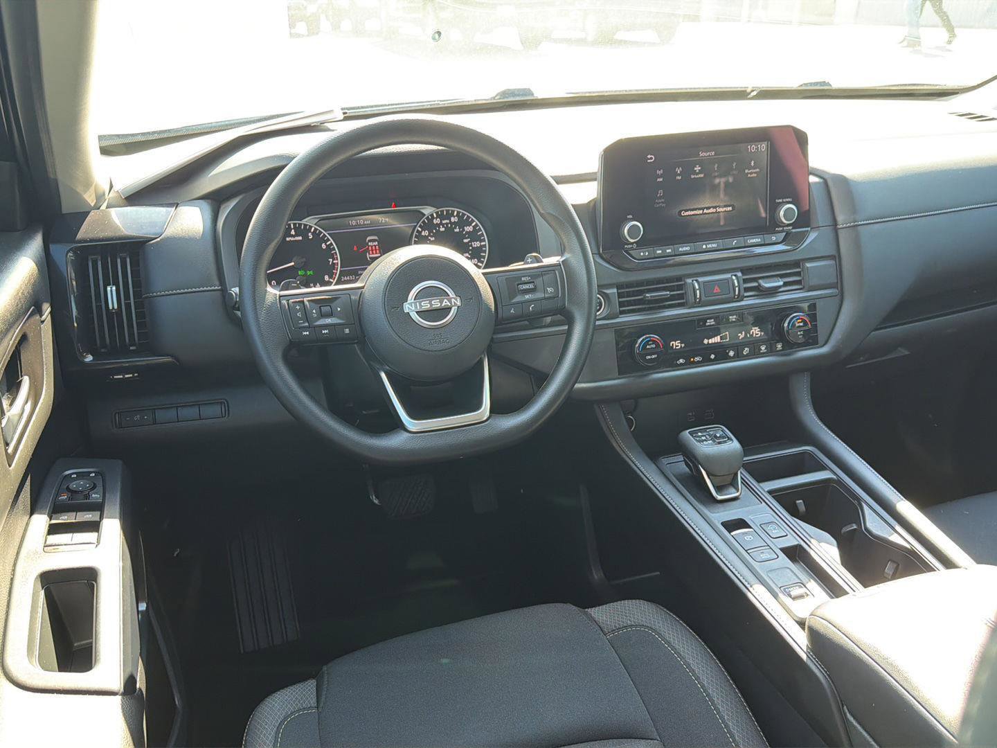 Used 2024 Nissan Pathfinder S FWD image 19