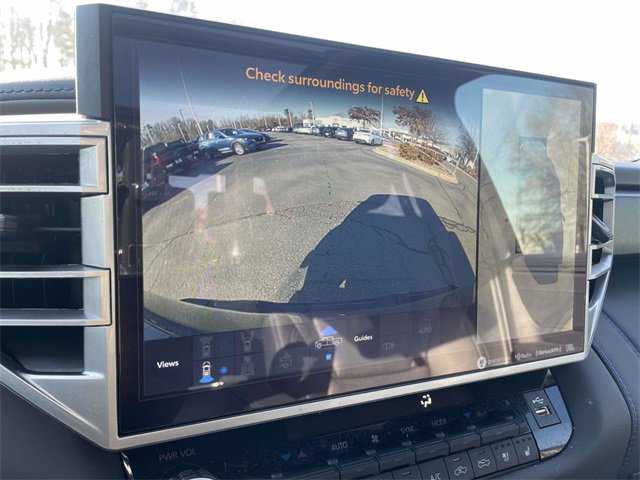 Used 2024 Toyota Tundra Platinum image 29