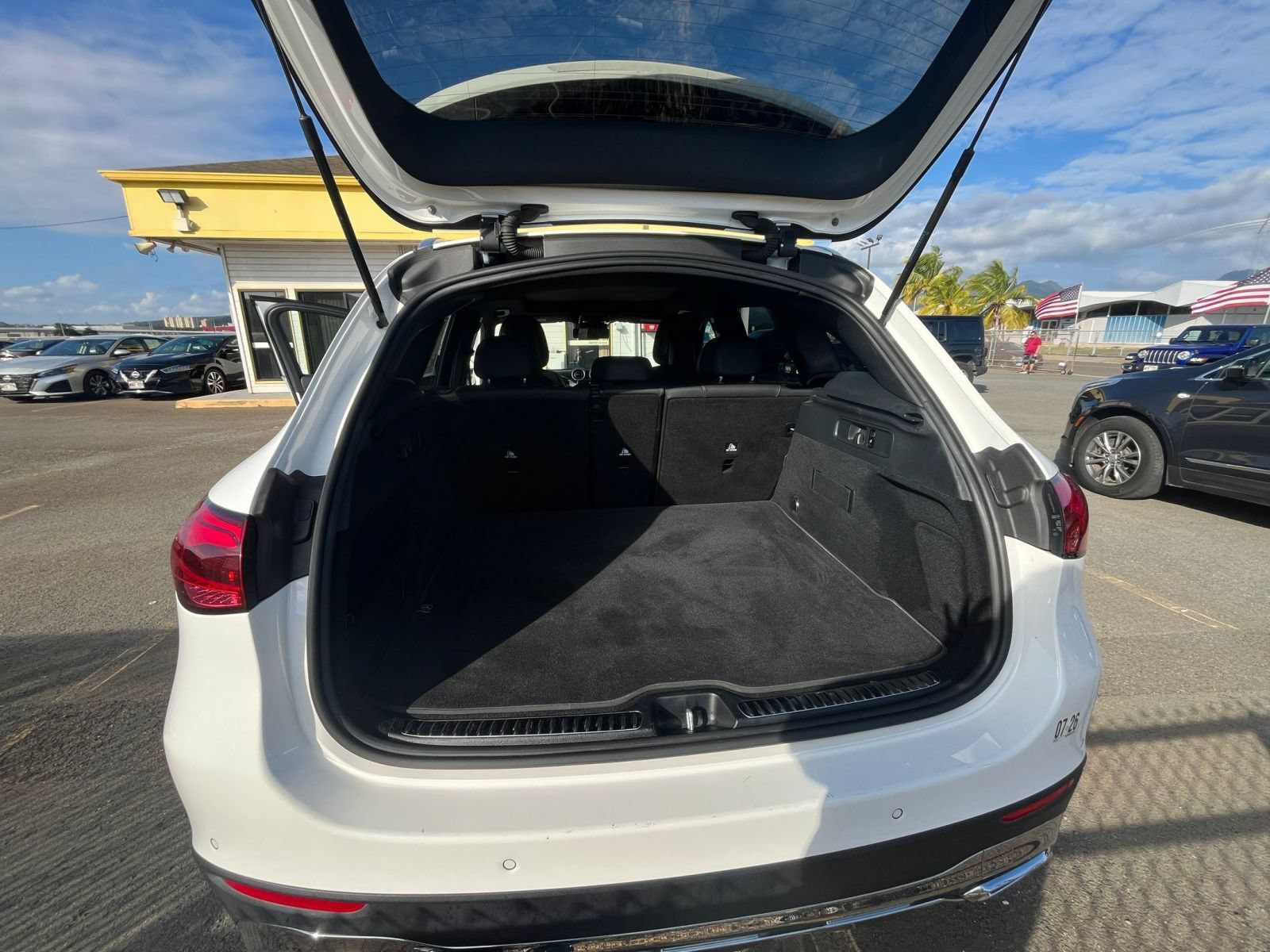 Used 2024 Mercedes-Benz GLC 300 image 28