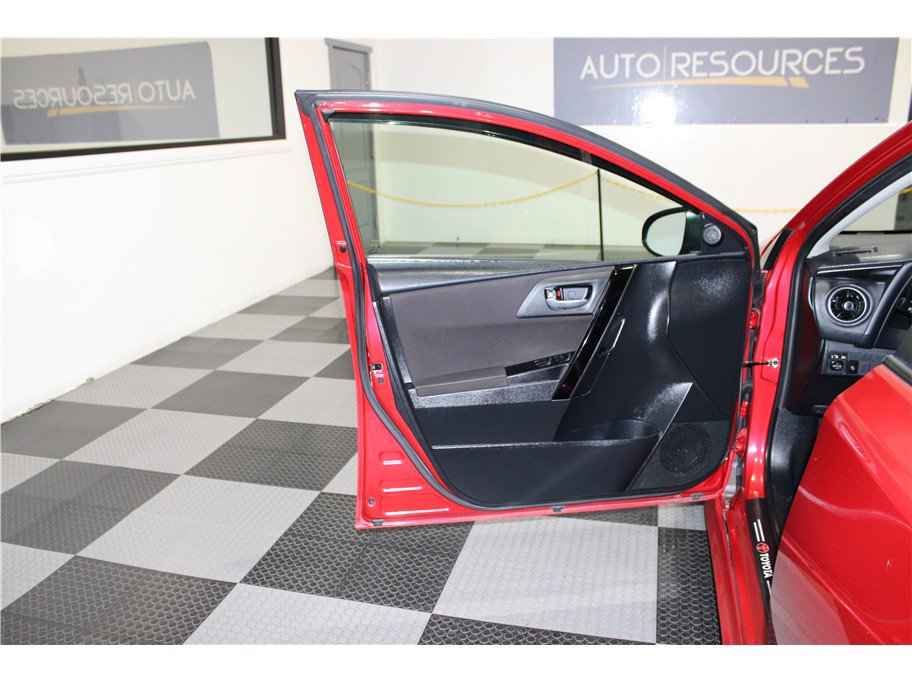 Used 2018 Toyota Corolla iM w/ All-Weather Mat Package image 11