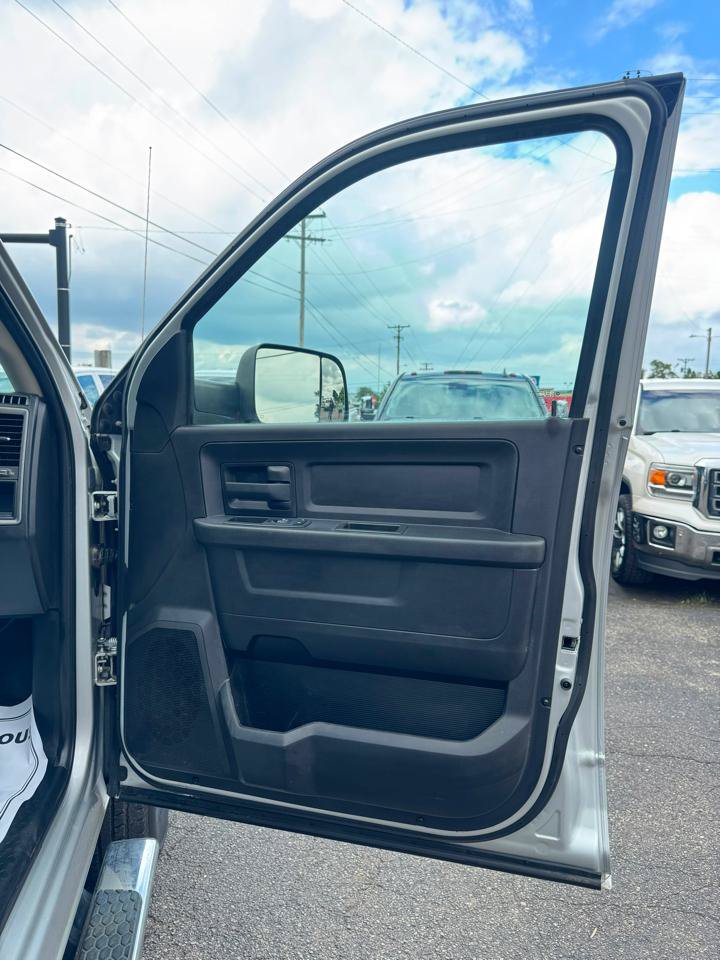 Used 2018 RAM 3500 Tradesman w/ Chrome Appearance Group AWD/4WD image 18