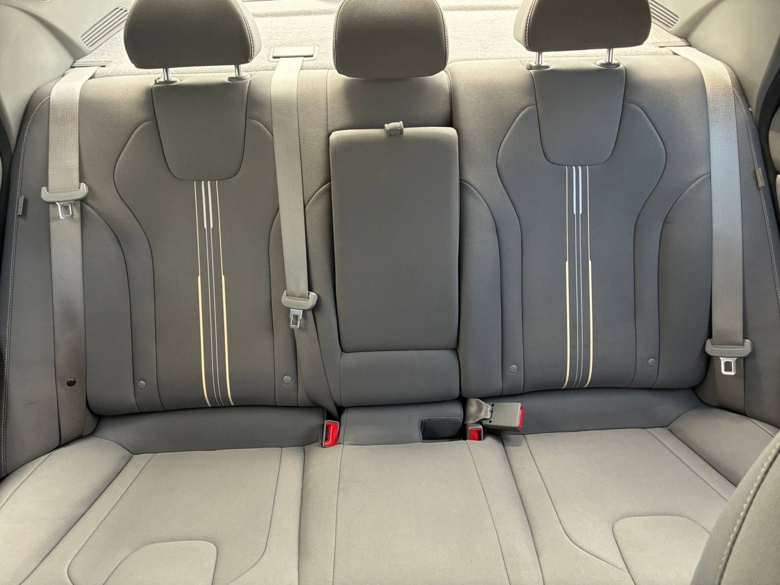 Used 2025 Hyundai Elantra SEL image 39