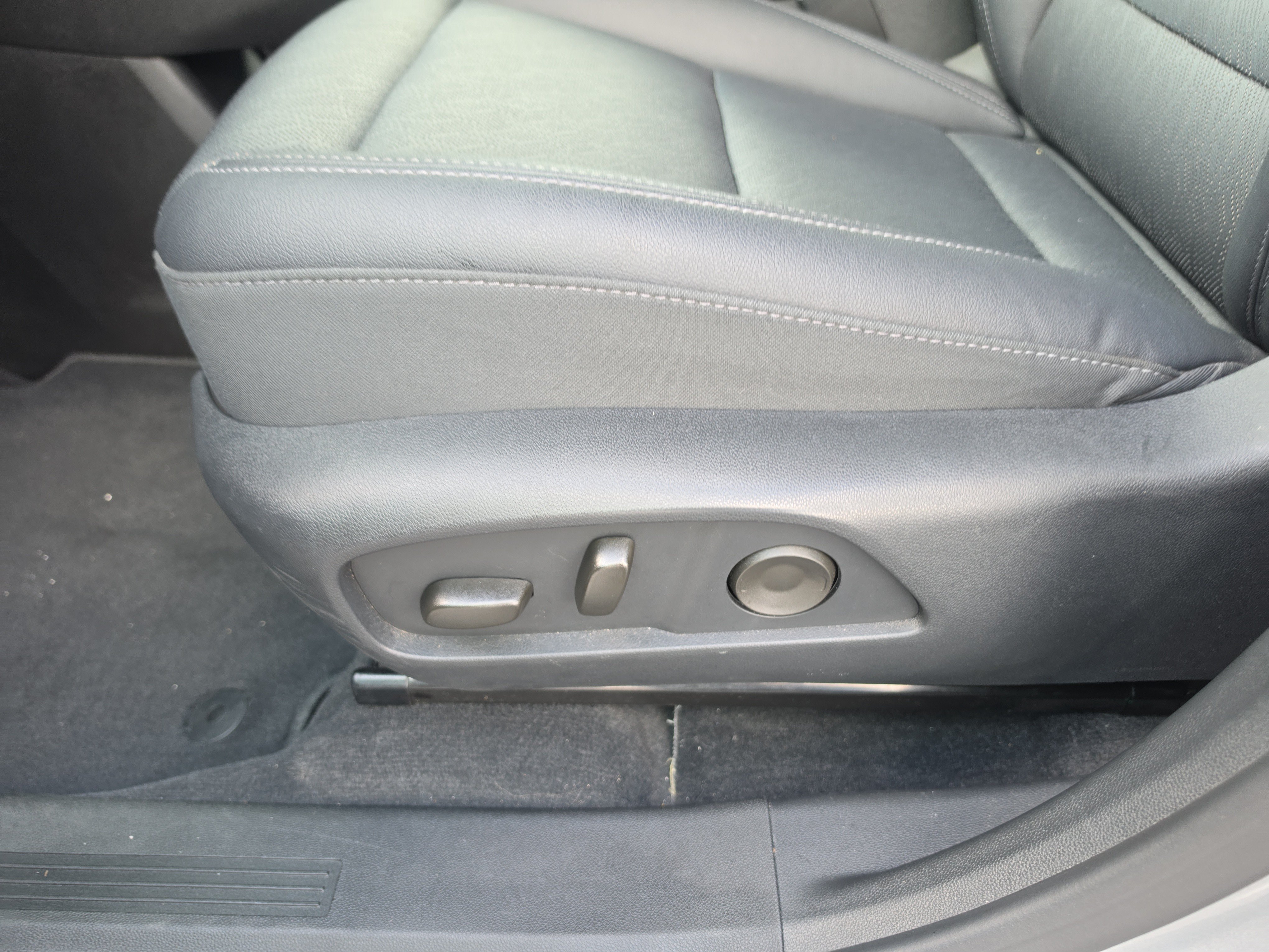 Certified 2026 Chevrolet Equinox LT w/ Convenience Package II FWD image 16