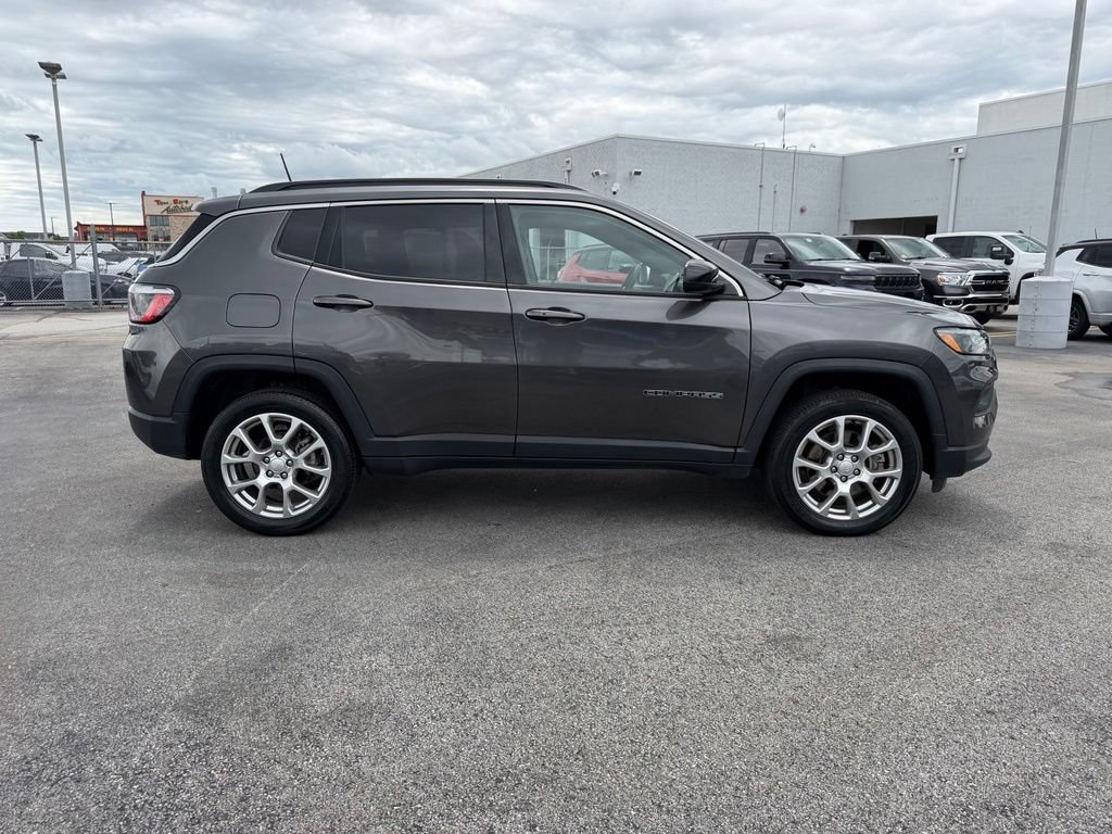Used 2023 Jeep Compass Latitude AWD/4WD image 9
