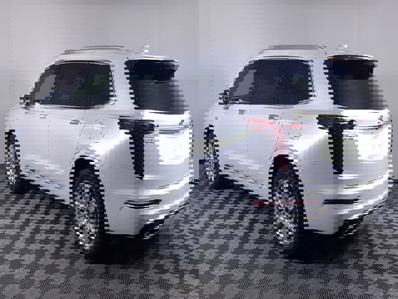 New 2025 Cadillac XT6 Luxury w/ LPO, Red Accent Package image 38