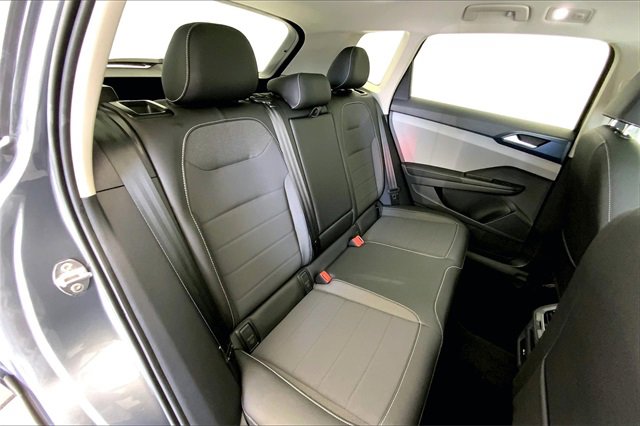 Used 2024 Volkswagen Taos SE image 27
