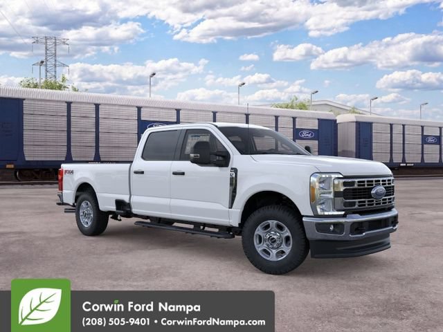 New 2026 Ford F350 XLT w/ FX4 Off-Road Package