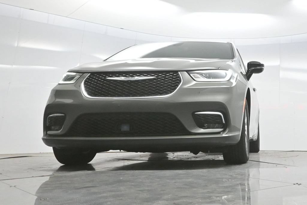 Used 2025 Chrysler Pacifica Select FWD image 66