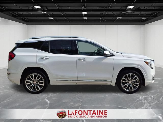 Certified 2024 GMC Terrain Denali w/ Denali Premium Package AWD/4WD image 9
