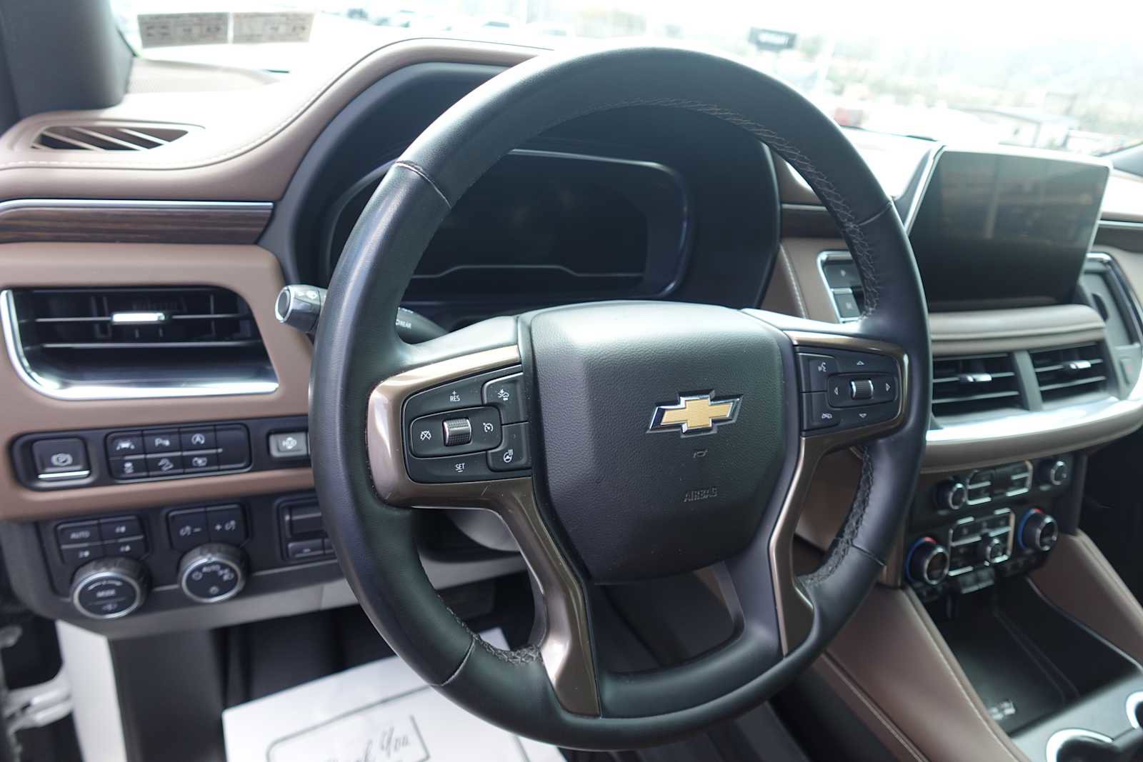 Used 2024 Chevrolet Suburban High Country AWD/4WD image 15