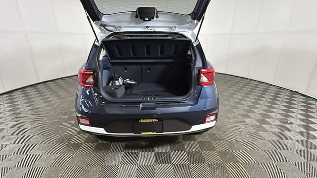 Used 2025 Hyundai Venue Limited FWD image 27