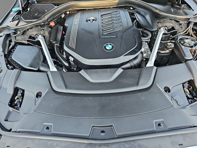 Used 2021 BMW 740i xDrive w/ M Sport Package AWD/4WD image 37