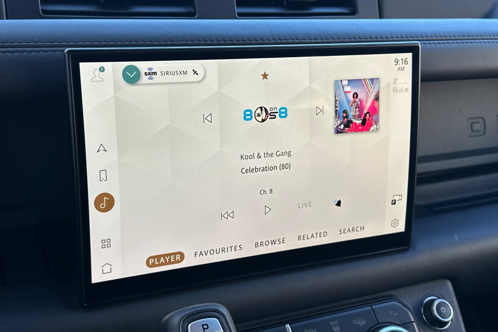 Used 2023 Land Rover Defender 130 X-Dynamic SE image 16