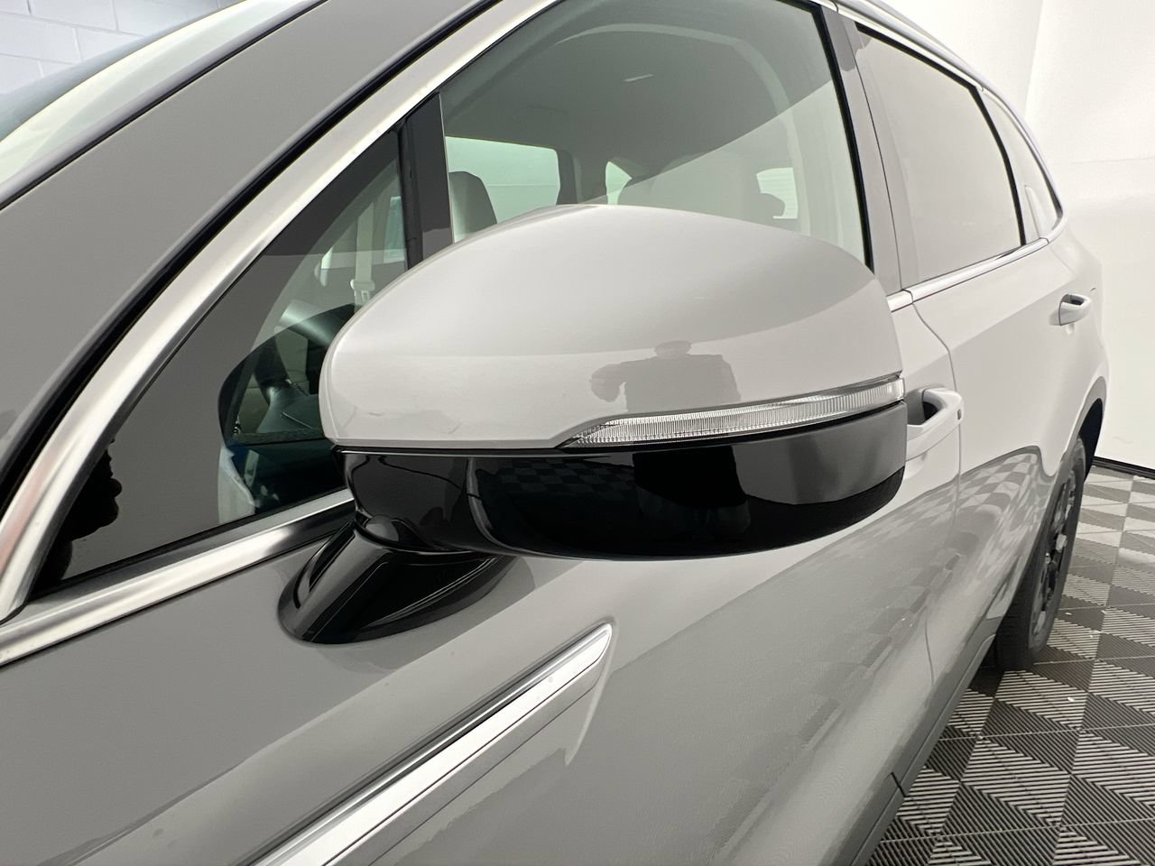 New 2026 Kia Sorento S w/ S Panoramic Sunroof Package FWD image 12