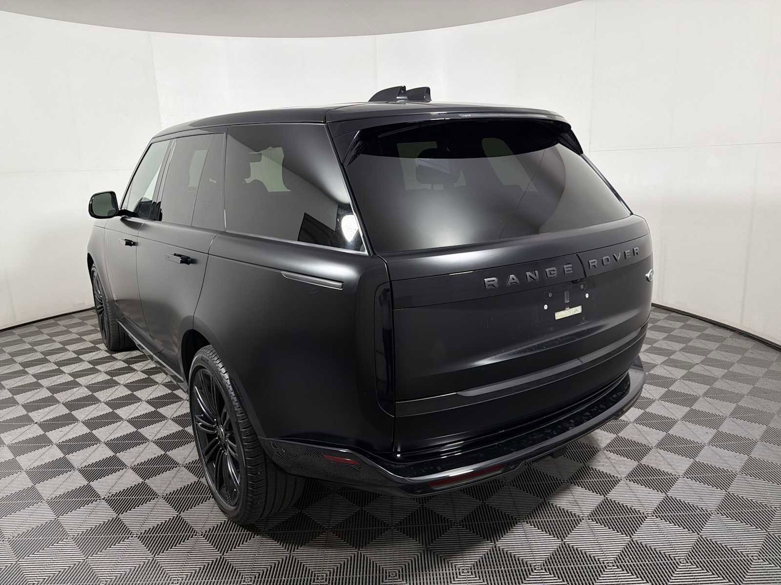 Used 2023 Land Rover Range Rover SE image 5