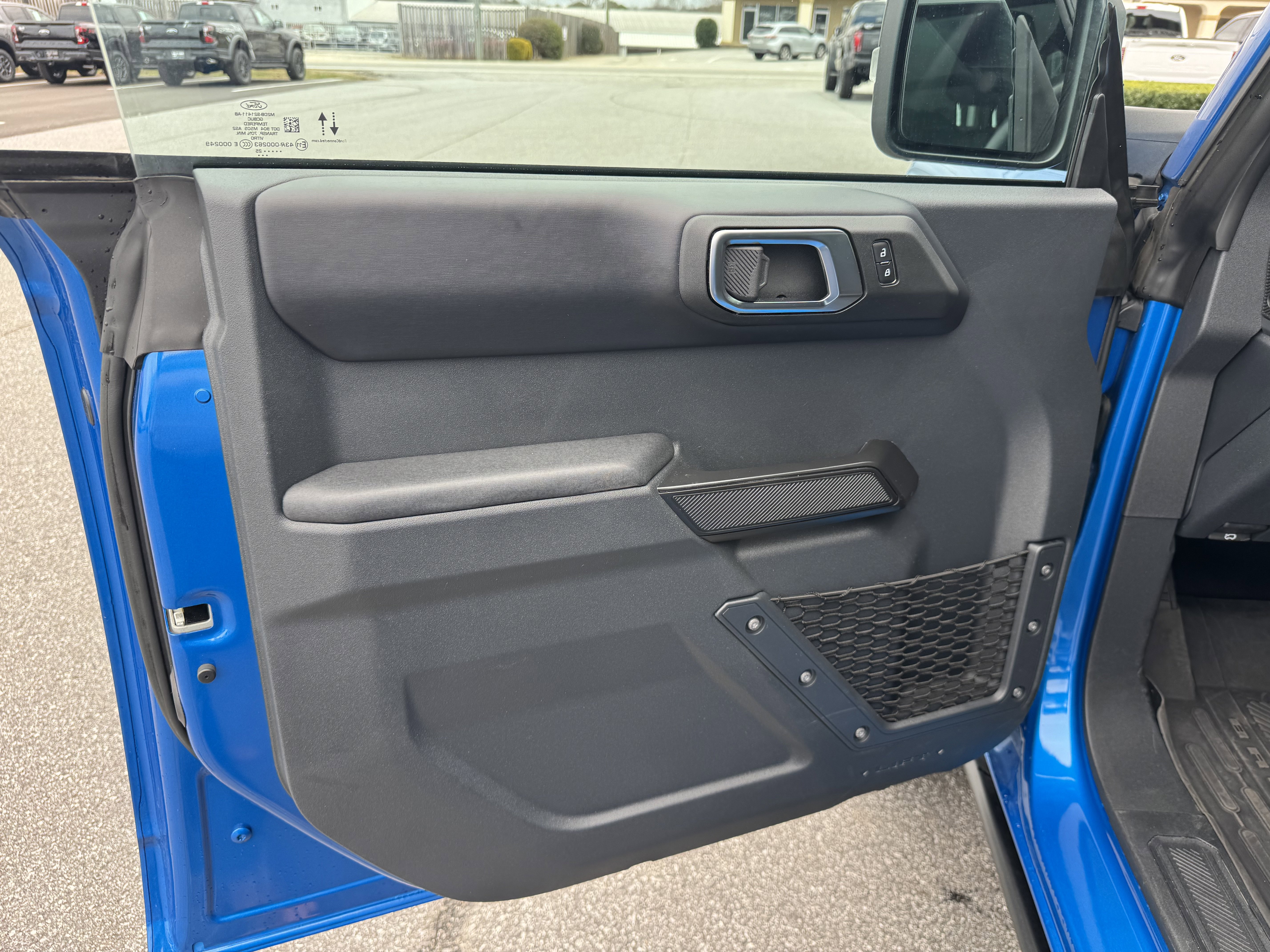 Used 2025 Ford Bronco Badlands image 6