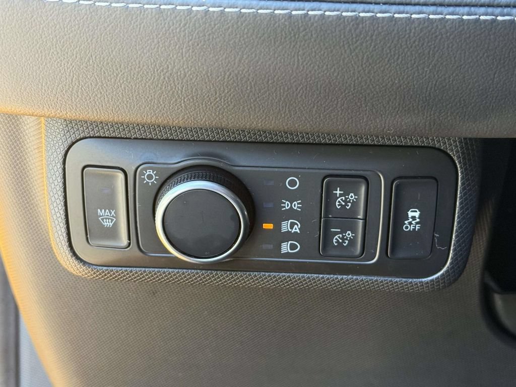 Used 2022 Ford Mustang Mach-E Select RWD image 22