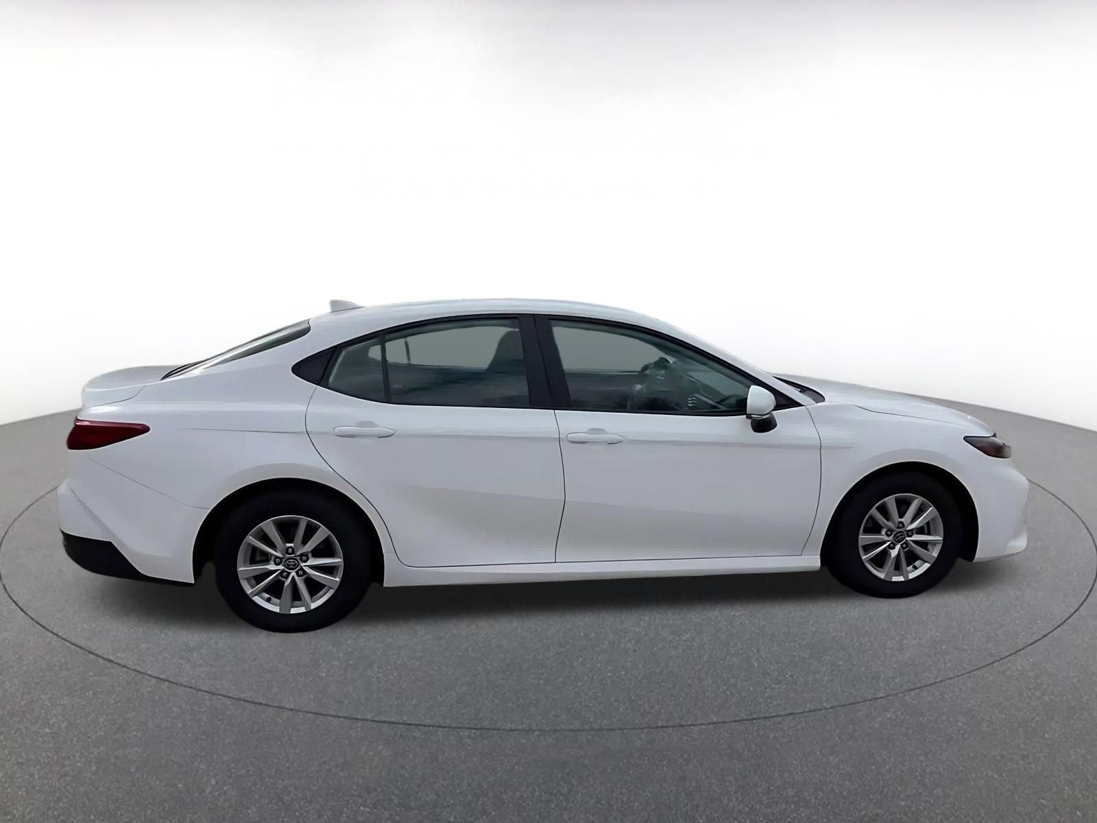 Used 2025 Toyota Camry LE image 16