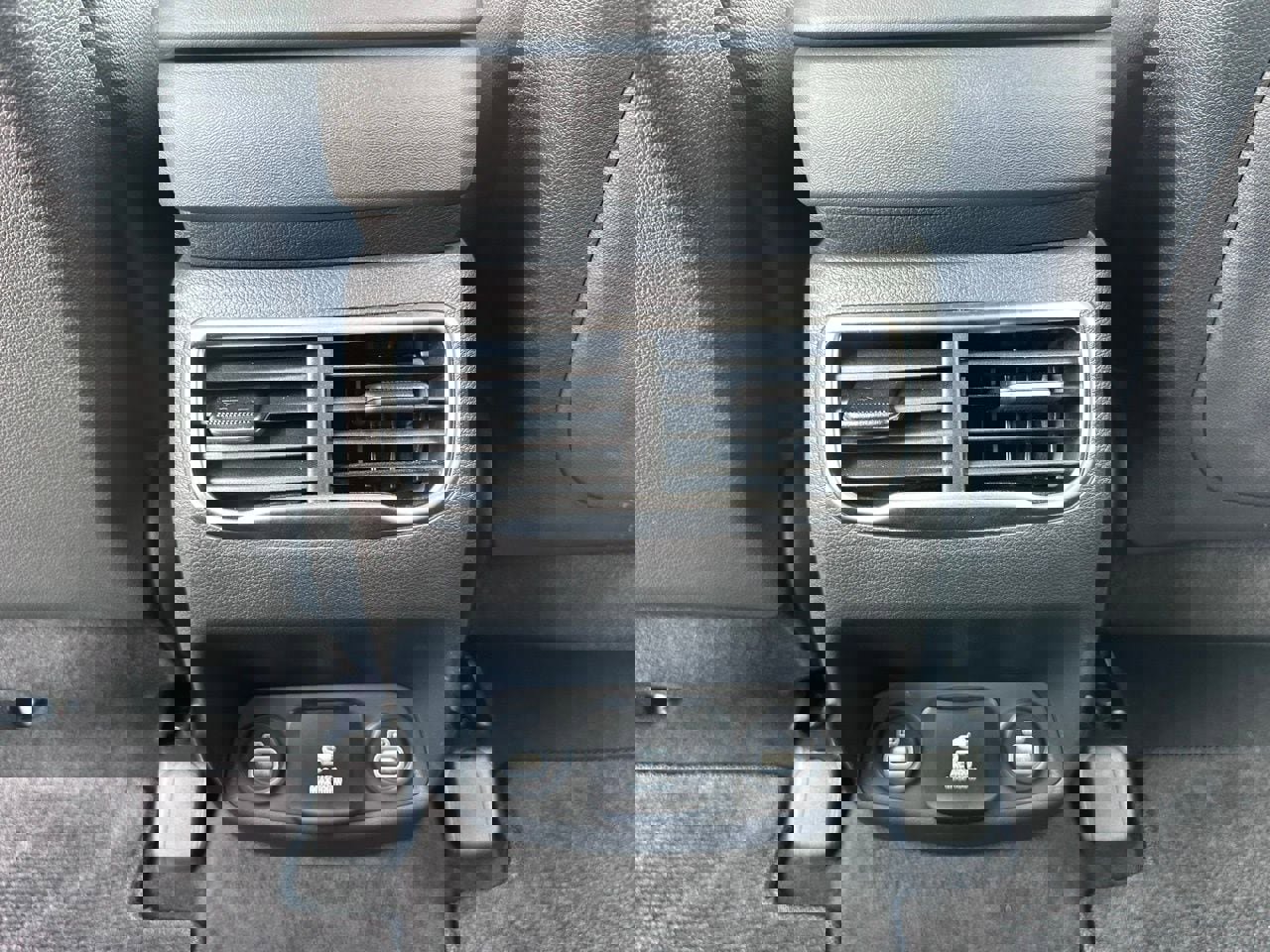 Used 2023 Hyundai Santa Fe Limited image 18