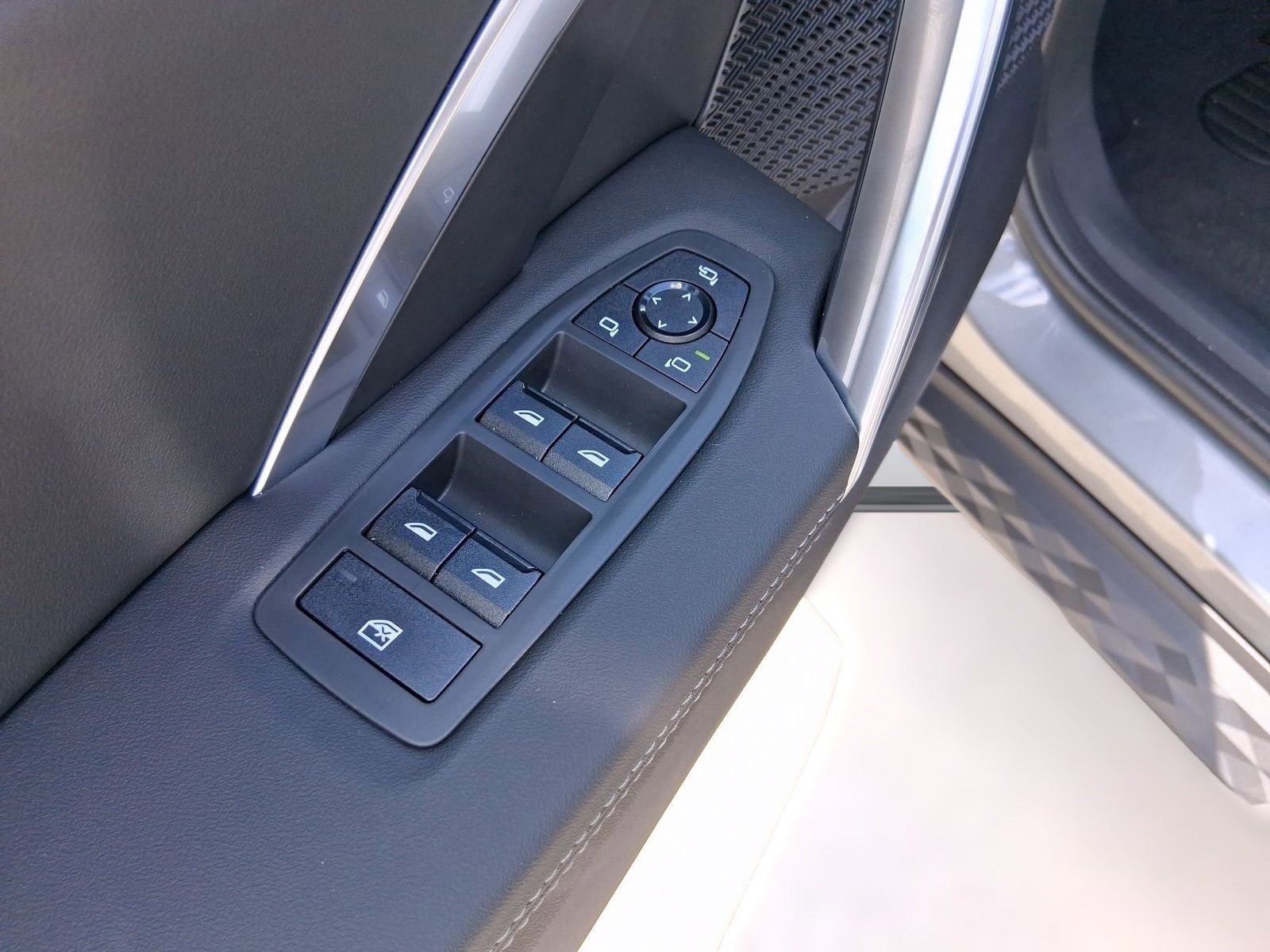 Used 2026 BMW X2 xDrive28i image 19