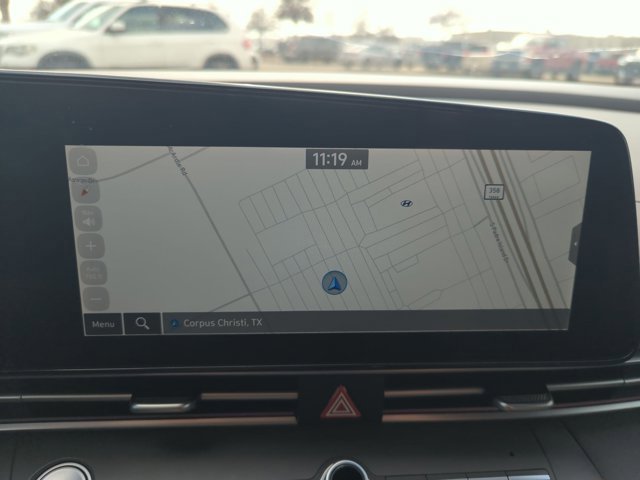 Used 2025 Hyundai Elantra SEL image 12