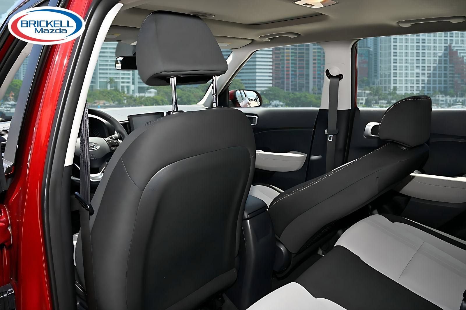 Used 2023 Hyundai Venue SEL FWD image 19