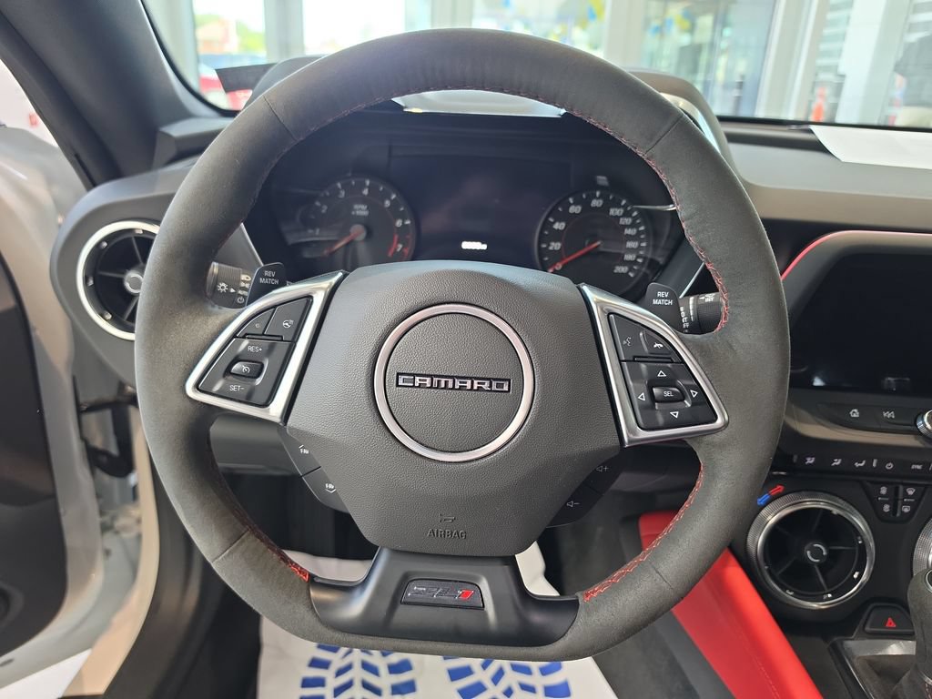 Used 2020 Chevrolet Camaro ZL1 RWD image 21