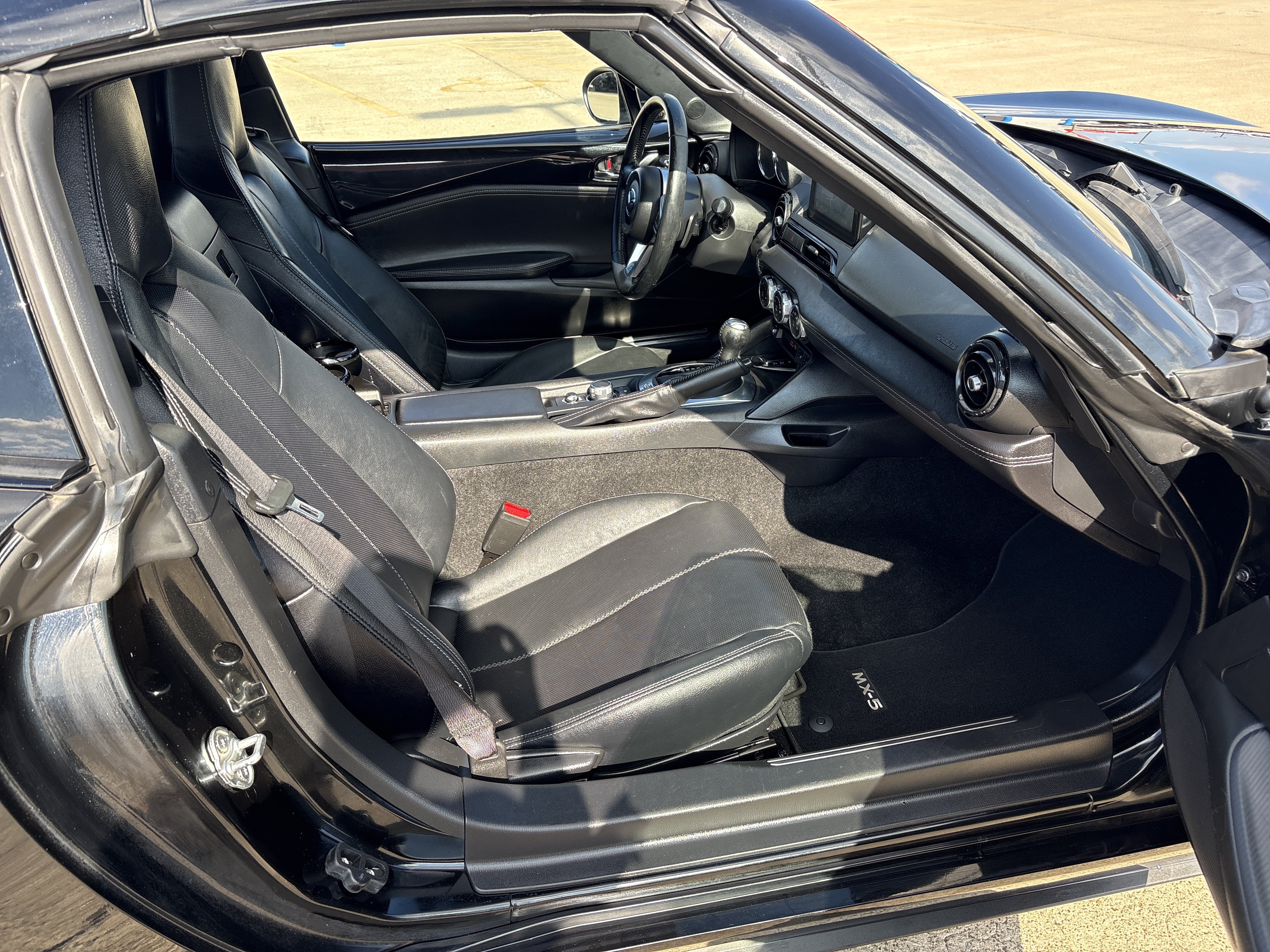 Used 2023 MAZDA MX-5 Miata Grand Touring RWD image 5