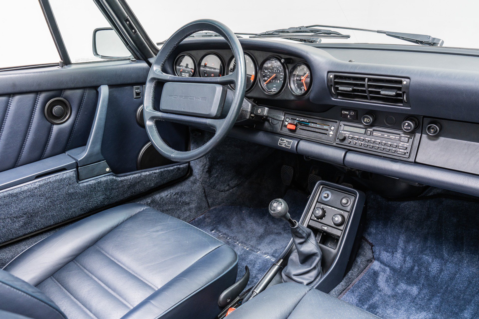 Used 1989 Porsche 911 Carrera RWD image 24