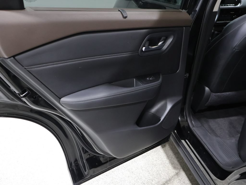 Used 2023 Nissan Rogue SL w/ SL Premium Package AWD/4WD image 16