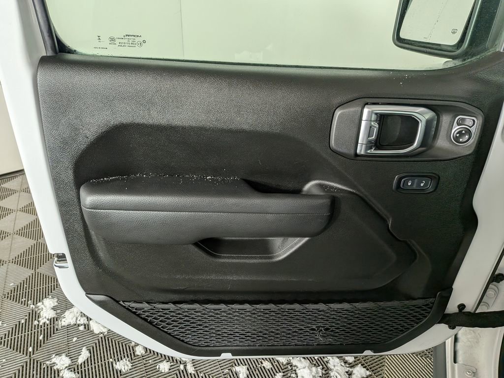 Certified 2025 Jeep Wrangler Willys 4xe image 18