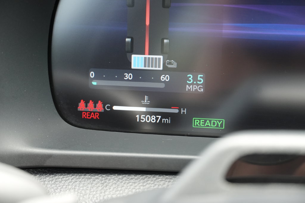 Used 2025 Toyota Crown Signia w/ Advanced Technology Package AWD/4WD image 40