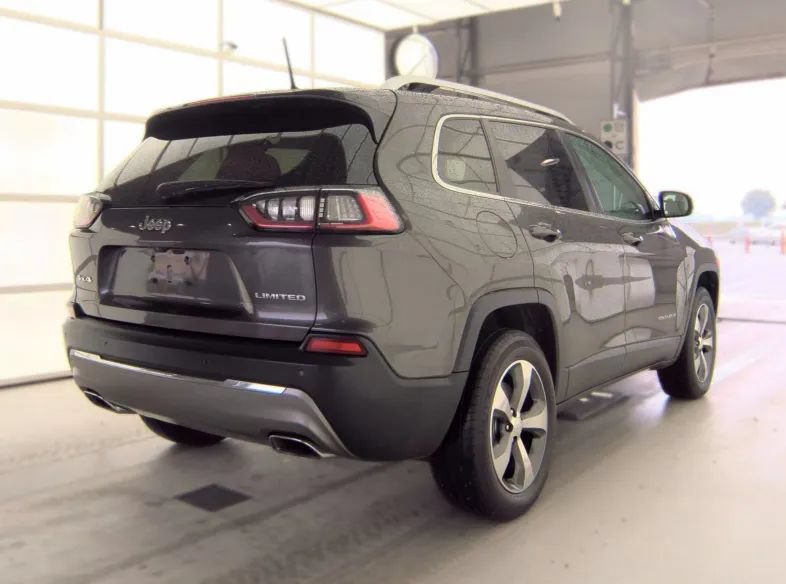 Used 2019 Jeep Cherokee Limited AWD/4WD image 2