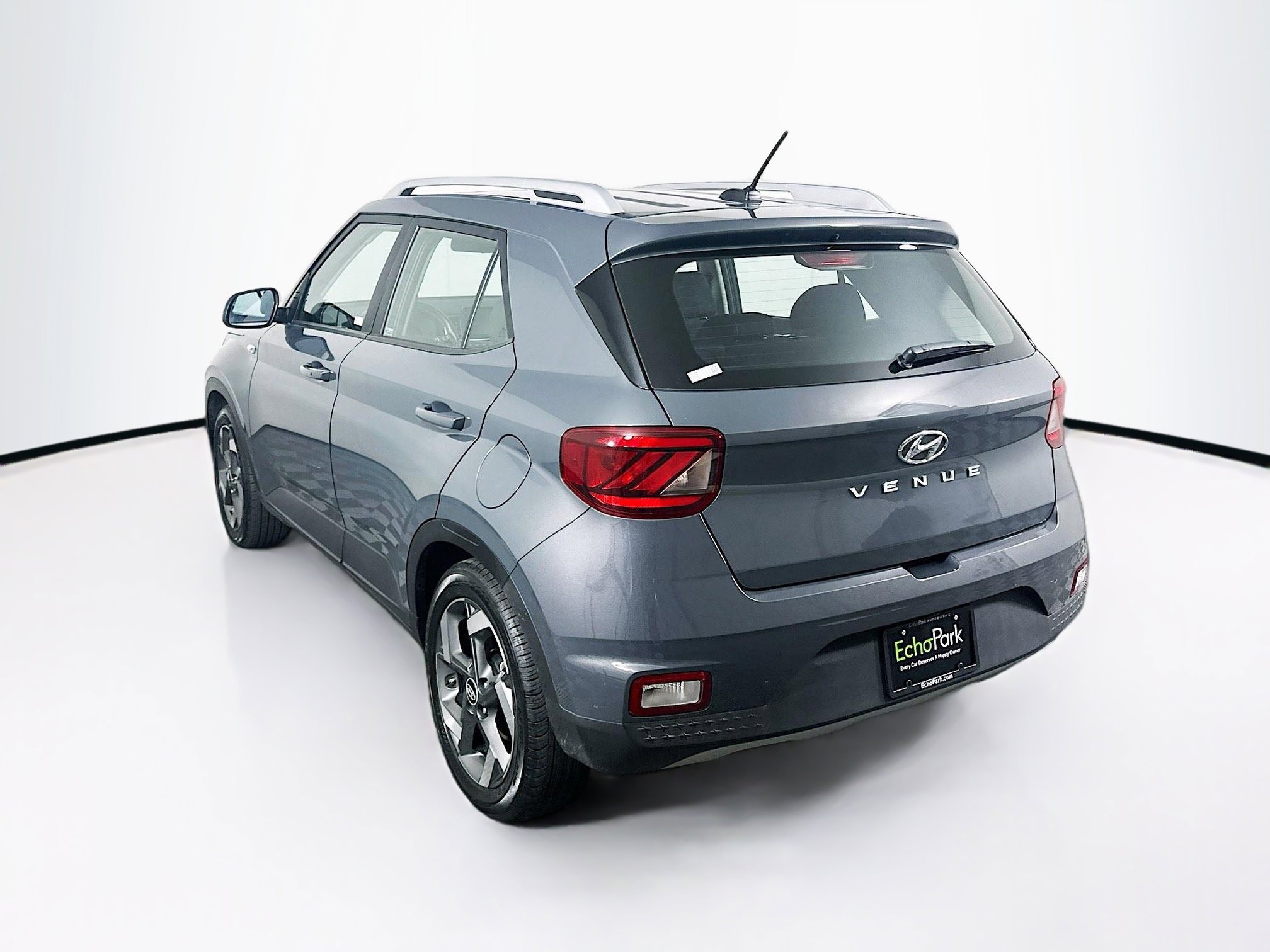 Used 2024 Hyundai Venue SEL image 5