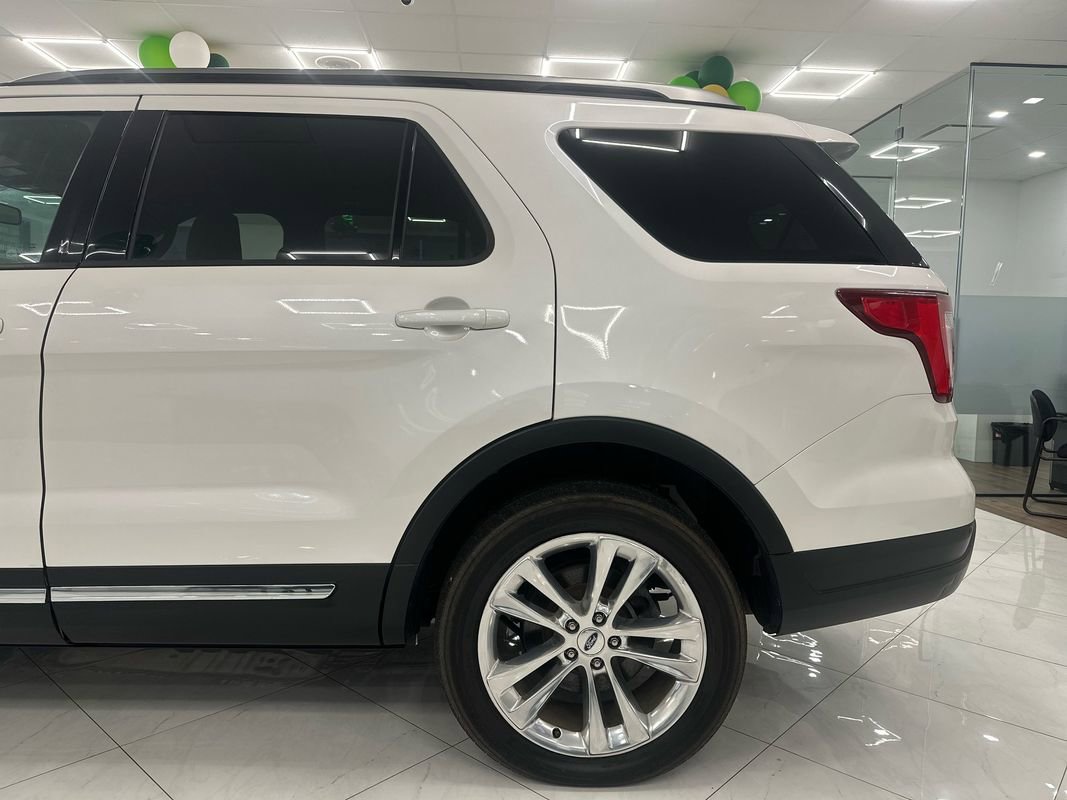 Used 2019 Ford Explorer XLT w/ Equipment Group 202A image 7