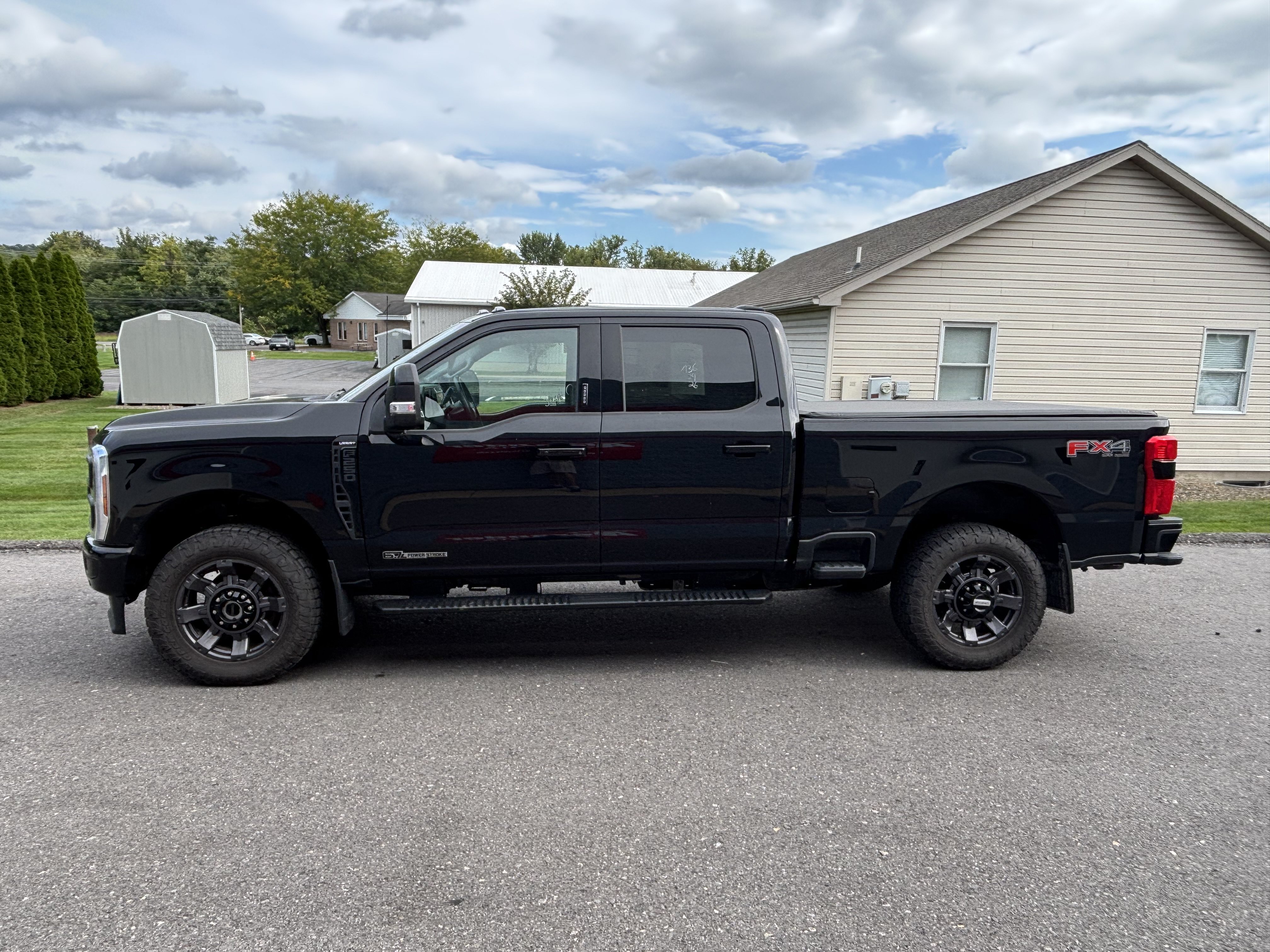 Used 2024 Ford F250 Lariat w/ Lariat Ultimate Package AWD/4WD image 6