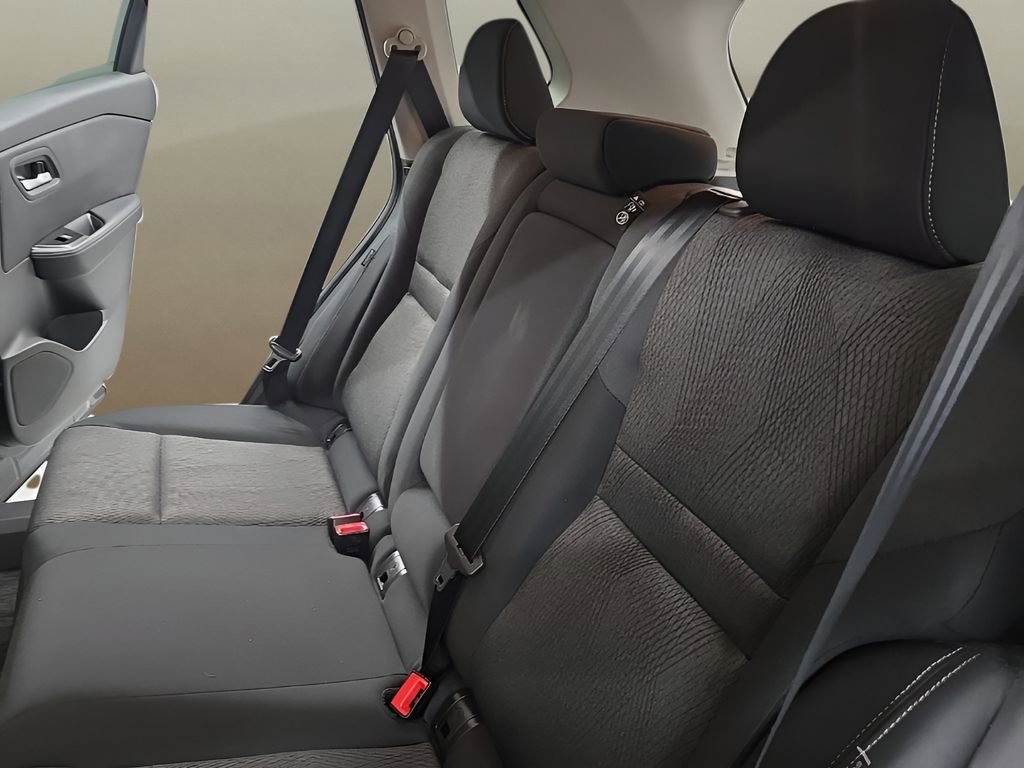 Used 2025 Nissan Rogue SV FWD image 15