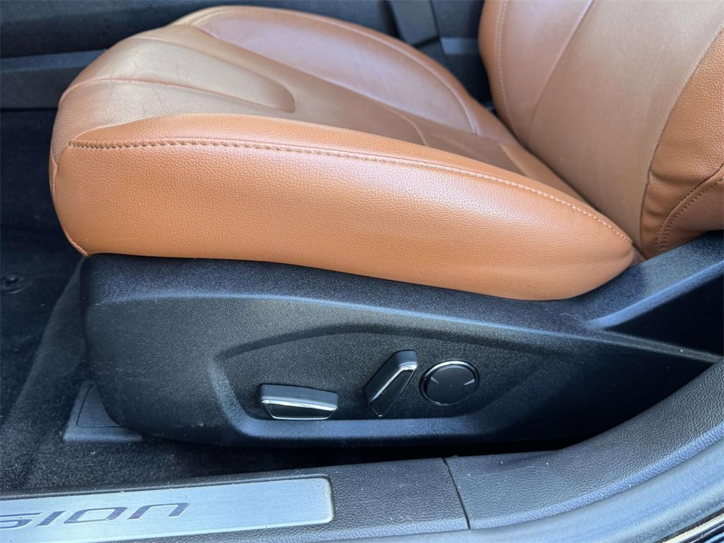 Used 2019 Ford Fusion Energi Titanium image 18